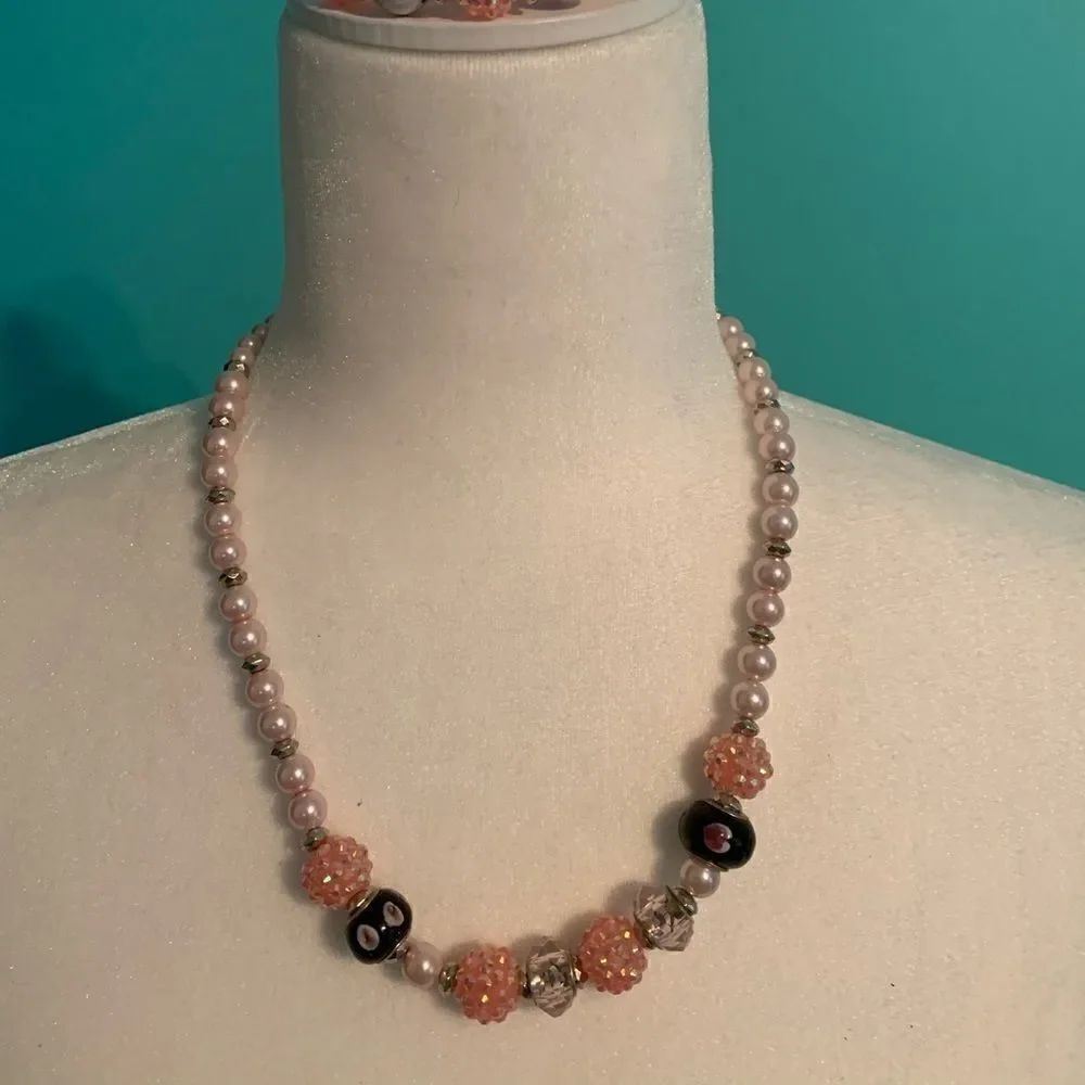 Necklace and bracelet set
